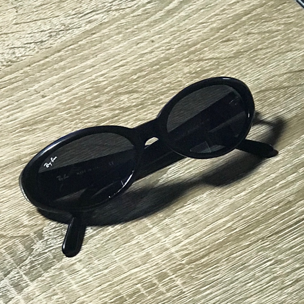 (New) Black Ray-Bans